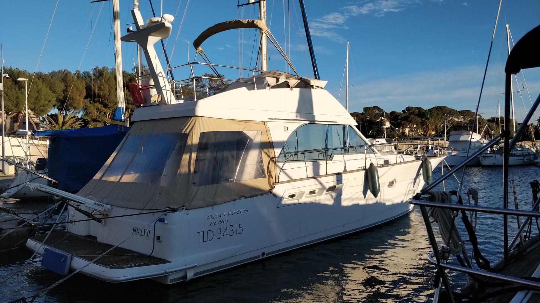 slider 9 Beneteau Antares 13.80